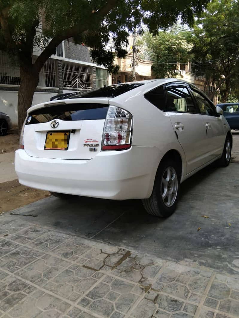 Toyota Prius (2011) good condition (urgent sale) 10