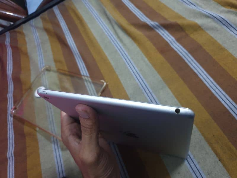 Ipad Air 2 with Box 64GB 4