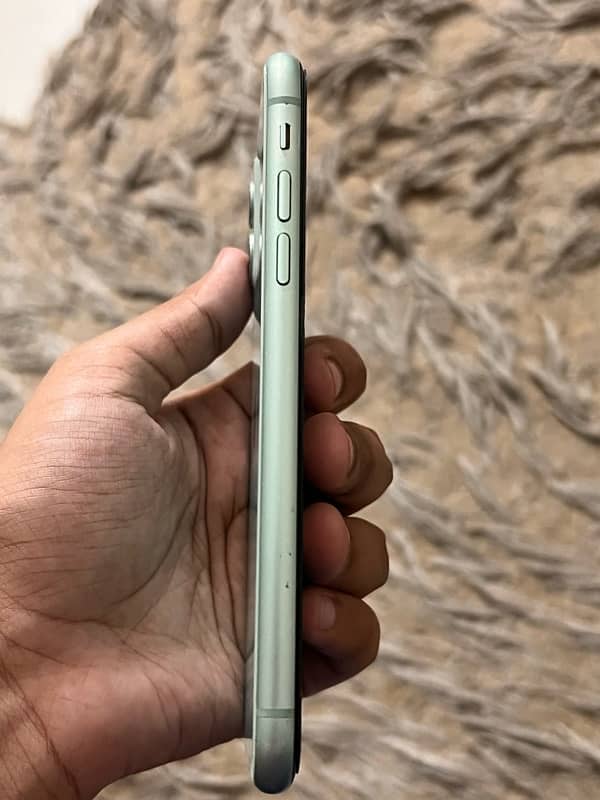 iPhone 11 128GB PTA APPROVED 3