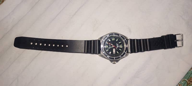 NEW and USE WATCH 3