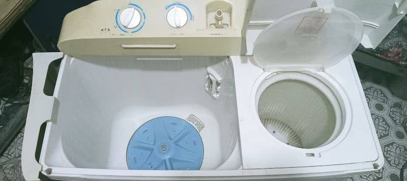 dawlance washing machine neat n clean condition both side working 2