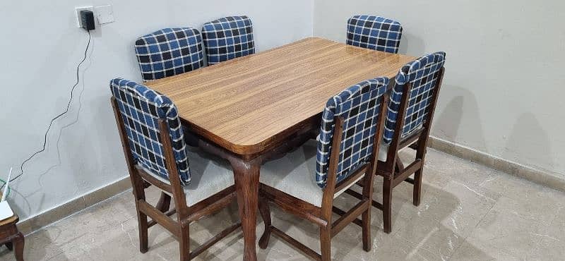 Dining table with chairs 0