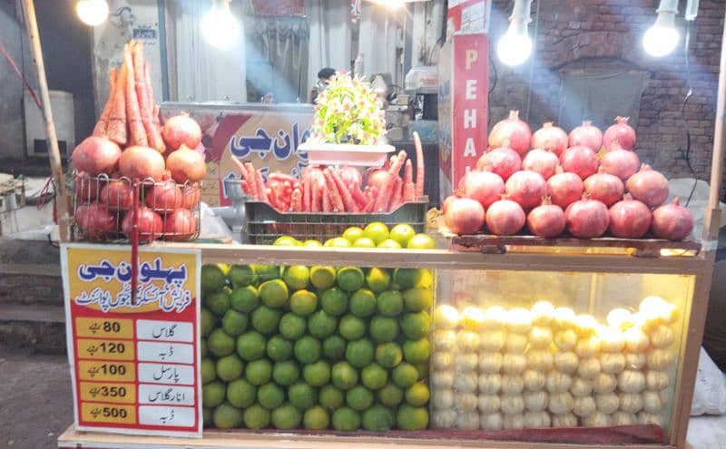 Pahalwan G Fresh Juice  location Hassan Road mandir chowk 3