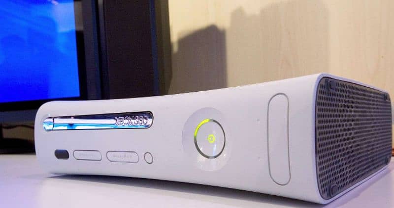 Xbox 360 (White) Console with Two Controllers - Rs 40,000 2