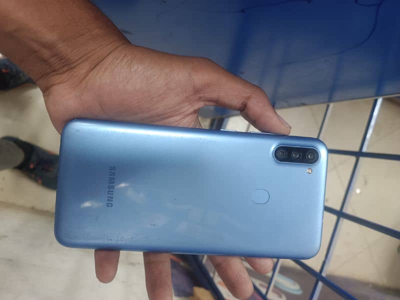 Samsung galaxy a11 very good condition only 16k 3 /32 1