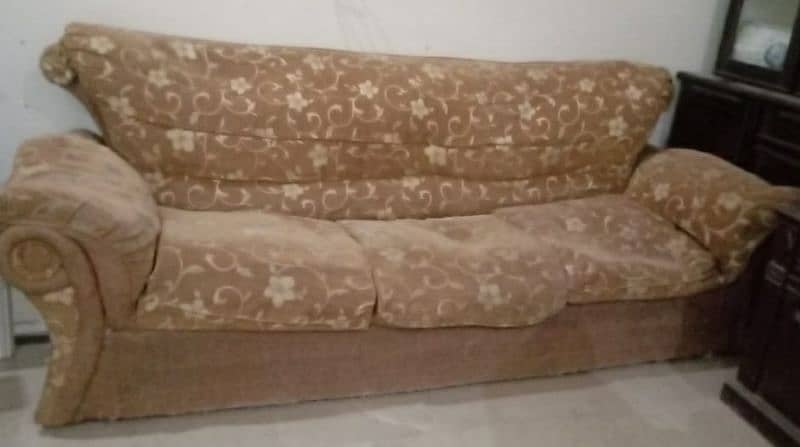 5 seater sofa. foam chang hone wala hai gadiyan 1