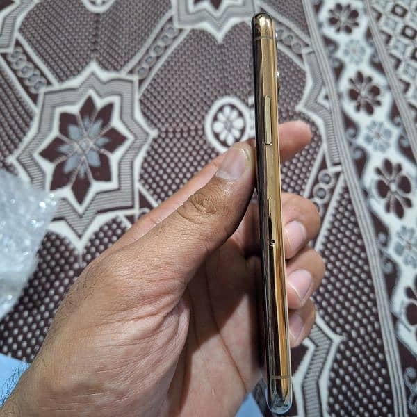 Iphone 11 pro Golden 64 FU 10/9.5 NON PTA 2