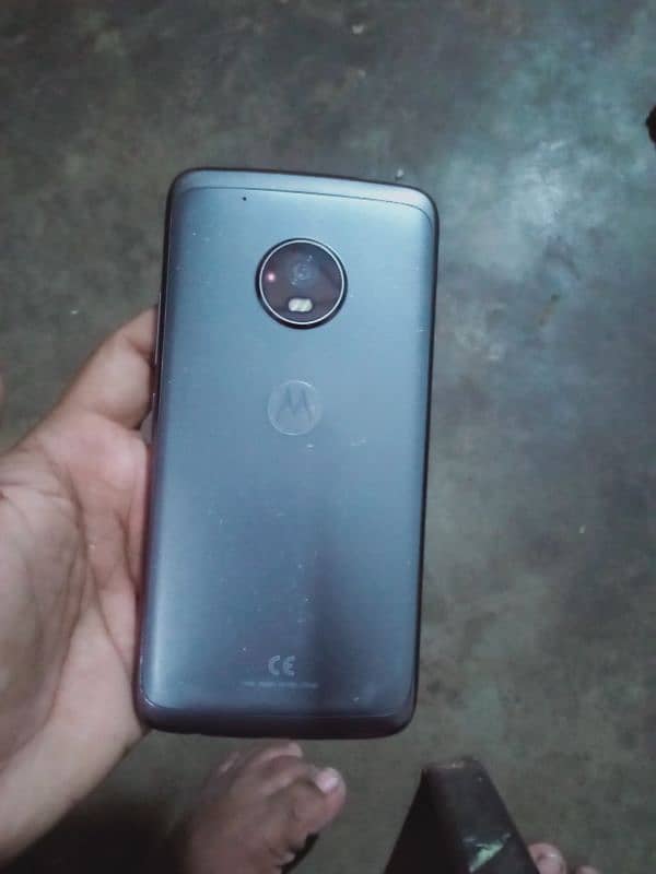 moto G5 plus 2gb 32gb urgent sell 03183217803 1