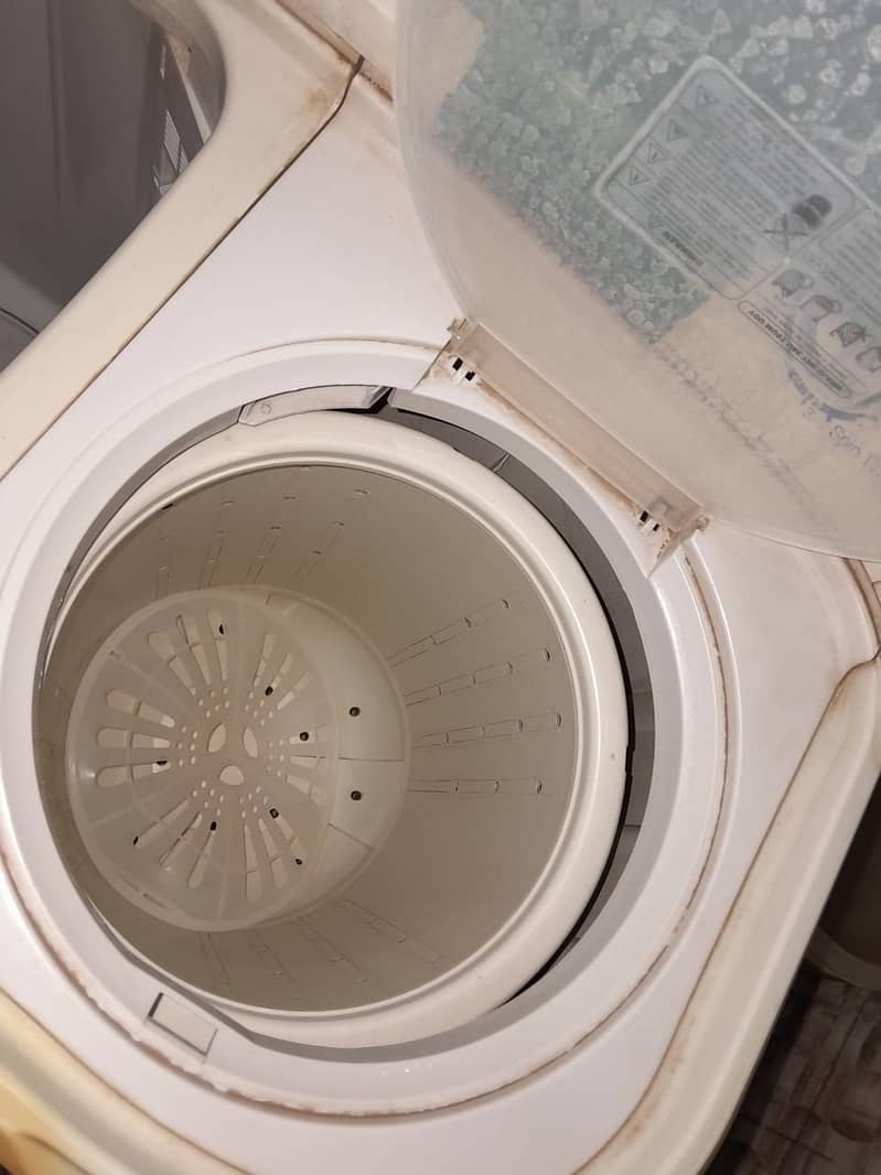 Haier Washing Machine Semi-Auto 5