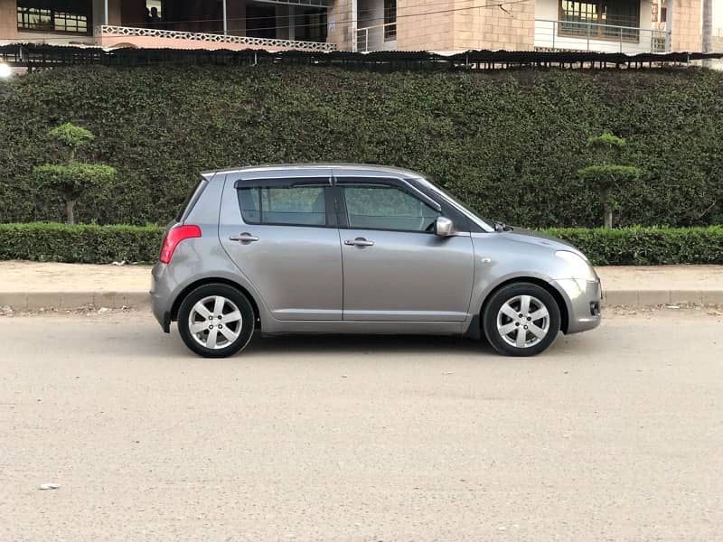 Suzuki Swift 2015 model Dlx Automatic 4