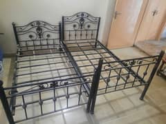 02 nos single beds