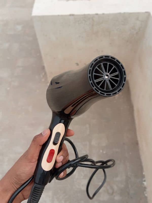 Kemei Hairdryer urgent sale 1