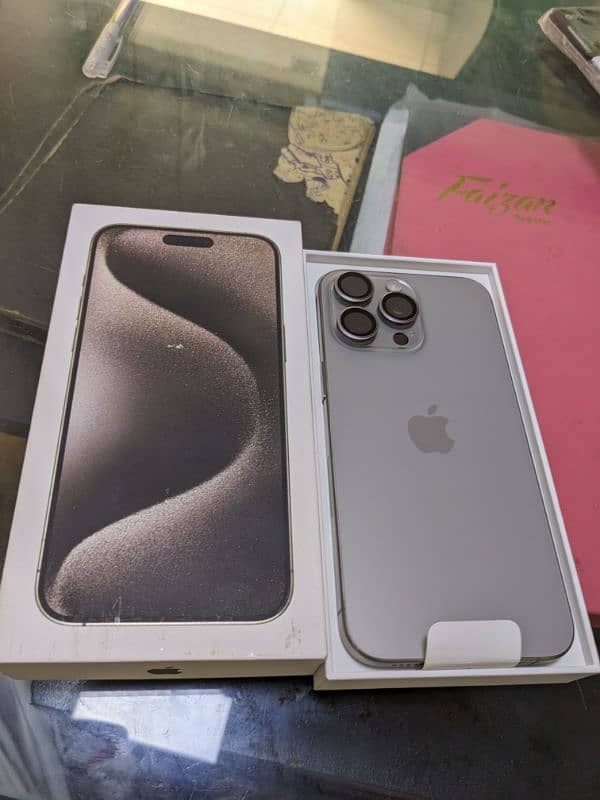 Apple iphone 15 Pro Max 256GB Natural Titanium 1