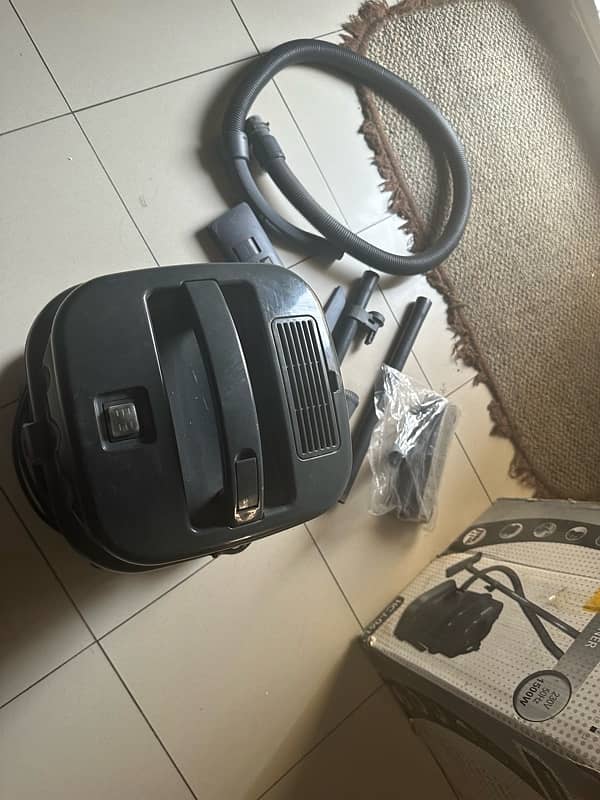 Haier Vacuum Cleaner Wet and Dry 1