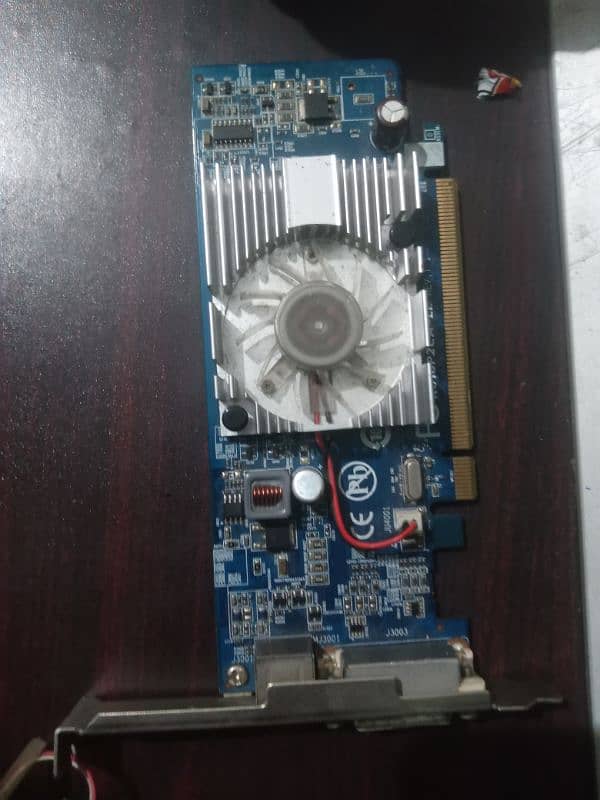 AMD R7 200 2GB and other 1GB graphic card 1