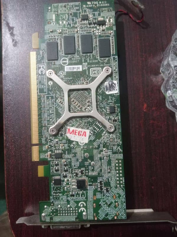 AMD R7 200 2GB and other 1GB graphic card 2