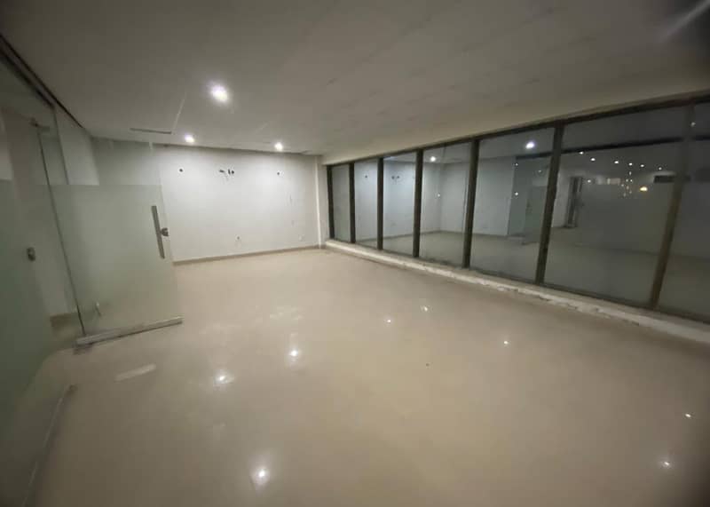 8 Marla floor available for rent in DHA Phase 4 0