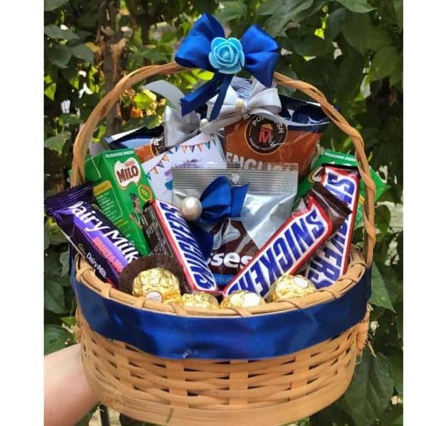 Customized Gift Baskets For Birthdays, Gift Boxes, Chocolate Bouquet 2