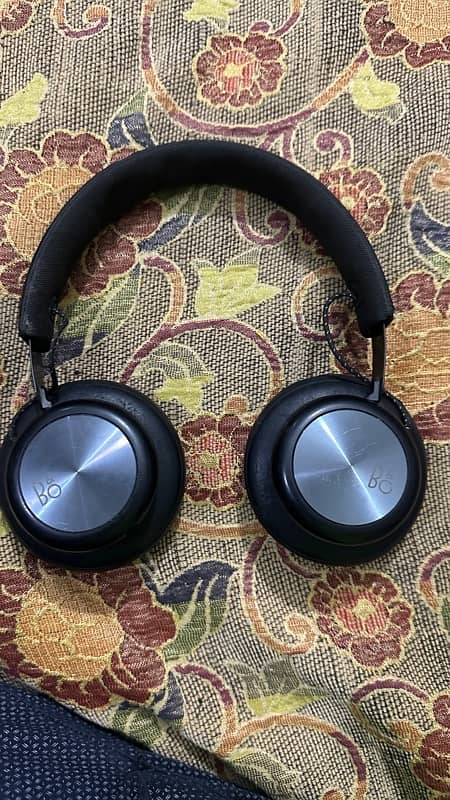 B&O Bang & Olufsen BeoPlay H4 headphones 0