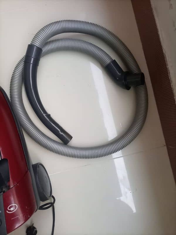 Mouleinex Vacumm Cleaner 1