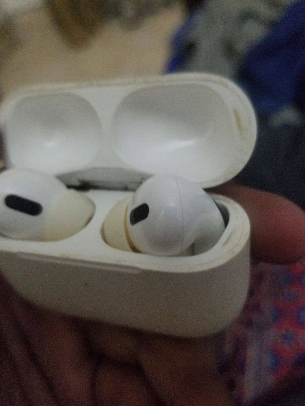 Apple Airpodss Pro 1st Generation 4