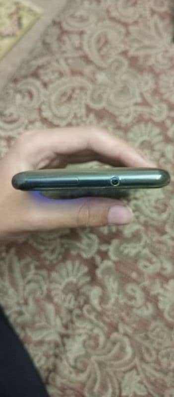 sony xperia xz3 only 2months used 3