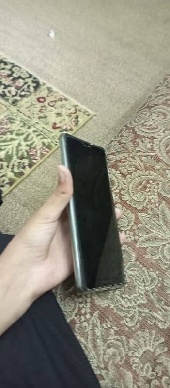 sony xperia xz3 only 2months used 6