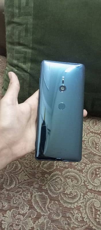 sony xperia xz3 only 2months used 7