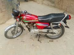 honda 125 10/8 condition one hand use lahore registerion total genuine