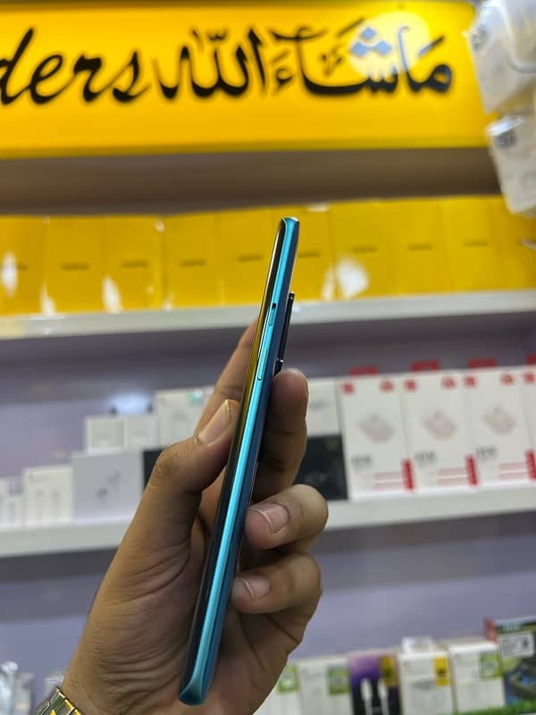 One plus 8 pro 12/256 GB dual sim 3