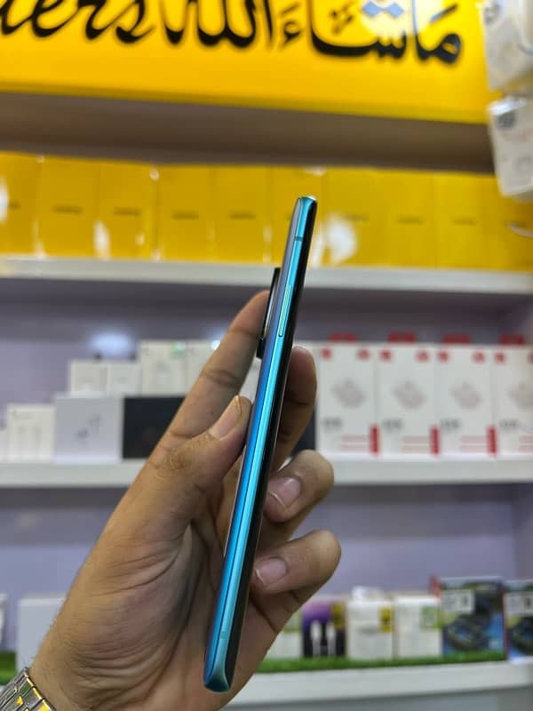 One plus 8 pro 12/256 GB dual sim 5