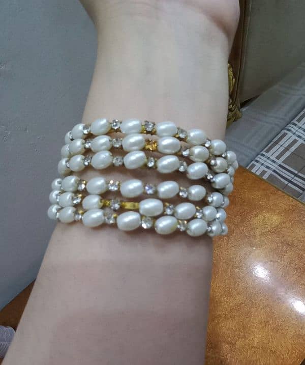 6 pc pearl stone bangles 3