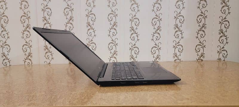 Laptop Dell | Core i3, 8th Generation | A+ Condition 3