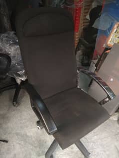 office chairs 9.5/10 condition branded 5 pcs available