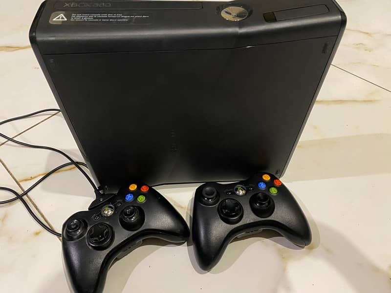 Fresh 10/10 Xbox 360 Slim 5