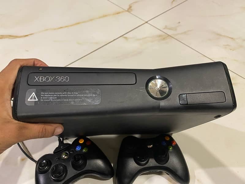 Fresh 10/10 Xbox 360 Slim 6