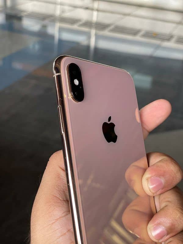 iphone xs max 4