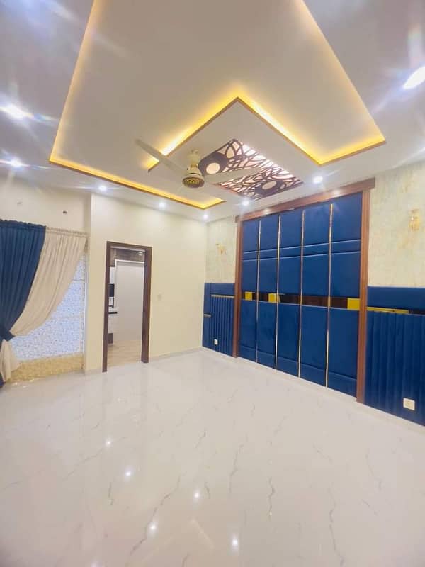 10 Marla Brand New Luxury Lower Portion Available For Rent In Overseas B EXT Bahria Town Lahore 1