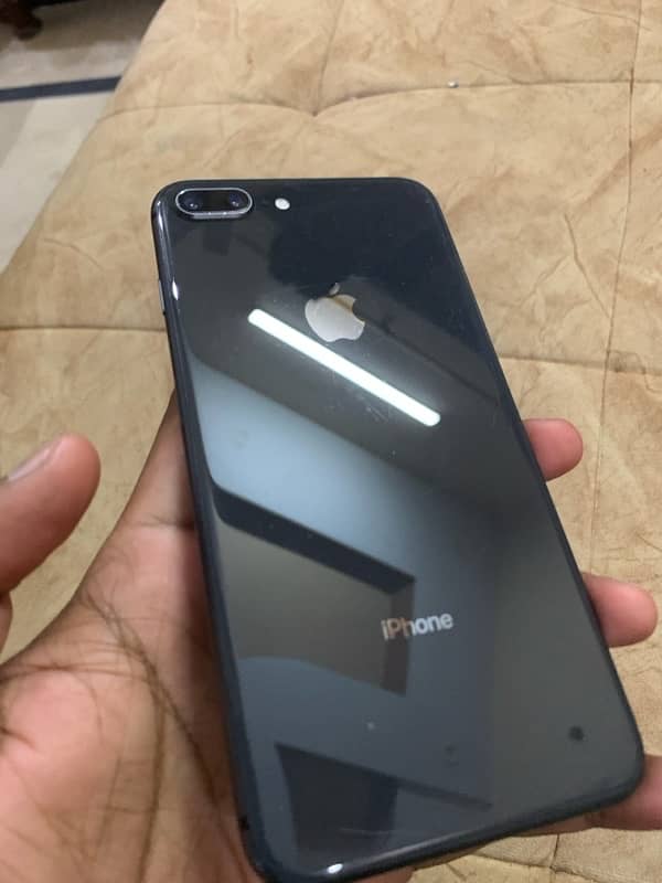 iPhone 8 Plus 2