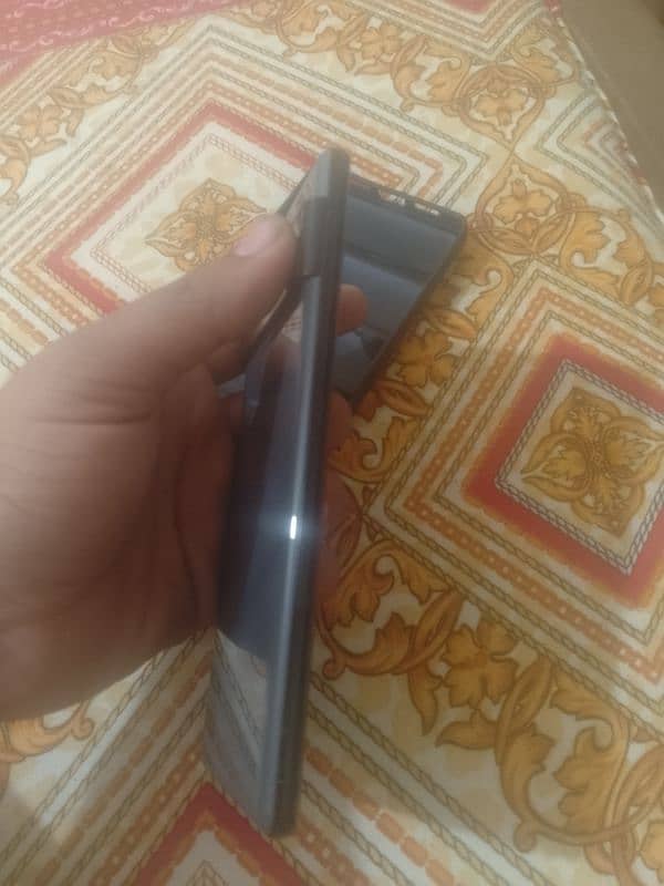 Google pixel 6pro 10/10 condition black coloure 4