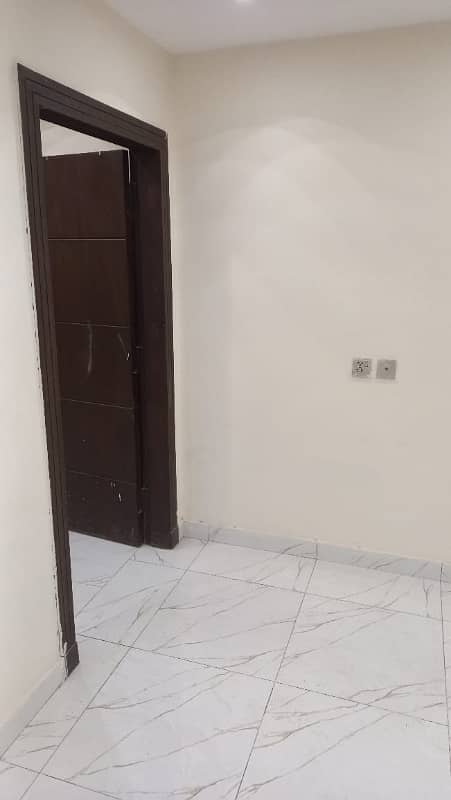 1 BED BRAND NEW LUXURY IDEAL GOOD EXCELLENT FLAT FOR RENT IN SECTER E BAHRIA TOWN LAHORE 19