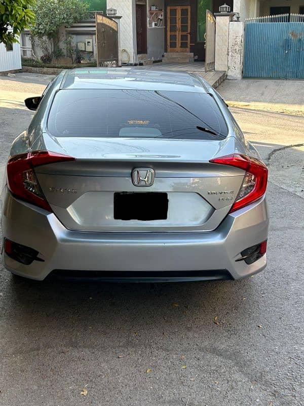 Honda Civic Oriel 1.8 i-VTEC CVT 2018 3