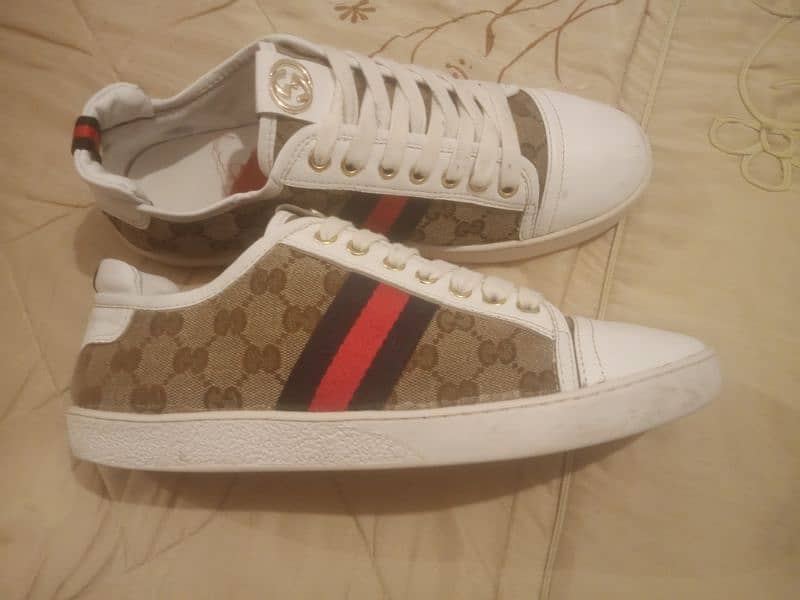 GUCCI Original Sneakers Coded 12