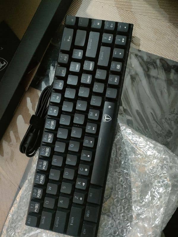 T-Dagger mechanical keyboard 1