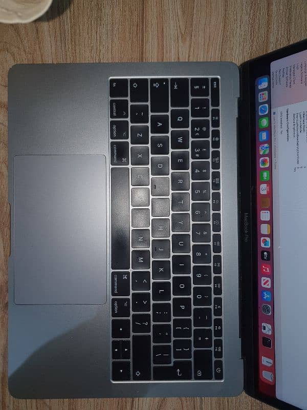 Macbook Pro 2017 13.3 inch version. Touchbar & Regular Keyboard 1