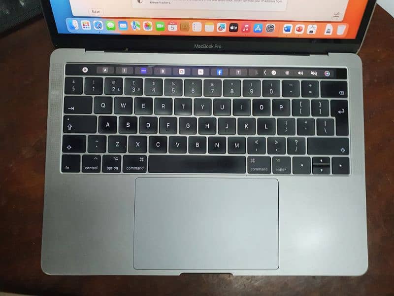 Macbook Pro 2017 13.3 inch version. Touchbar & Regular Keyboard 4