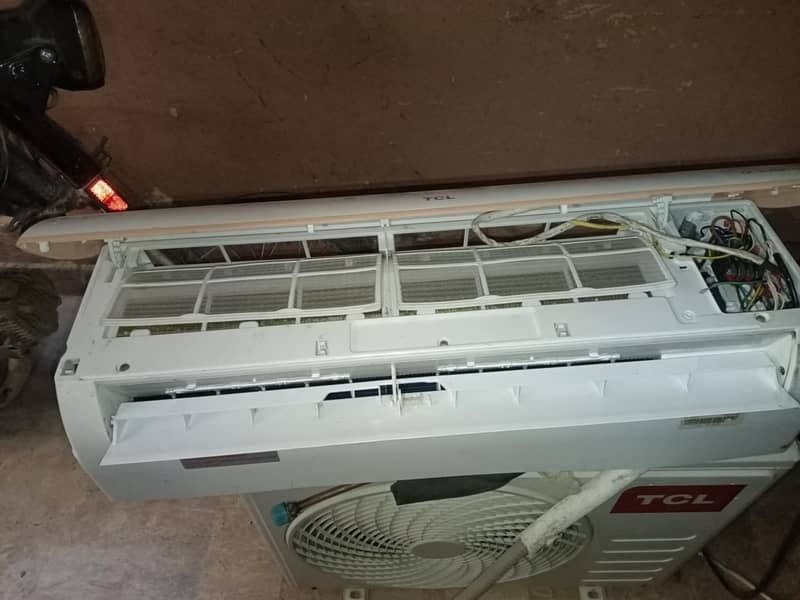 TCL 1 TON AC DC INVERTER 1