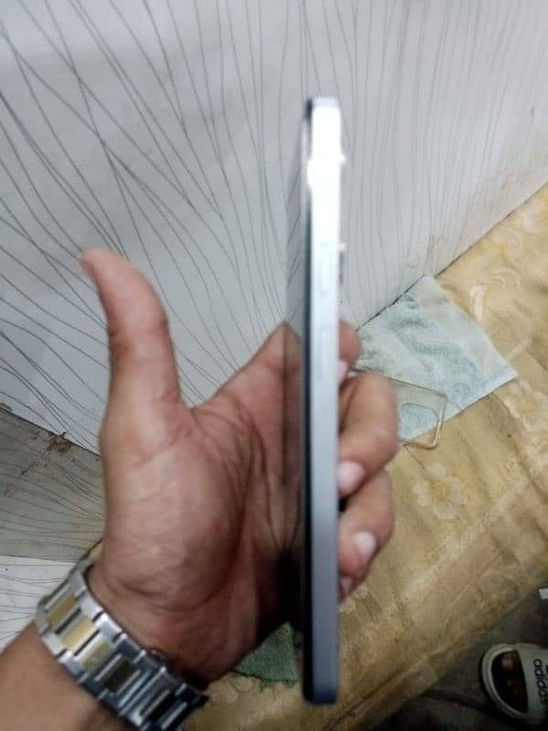 8+8 16/256 condition 10 by 10 hai charger hai original hai 0