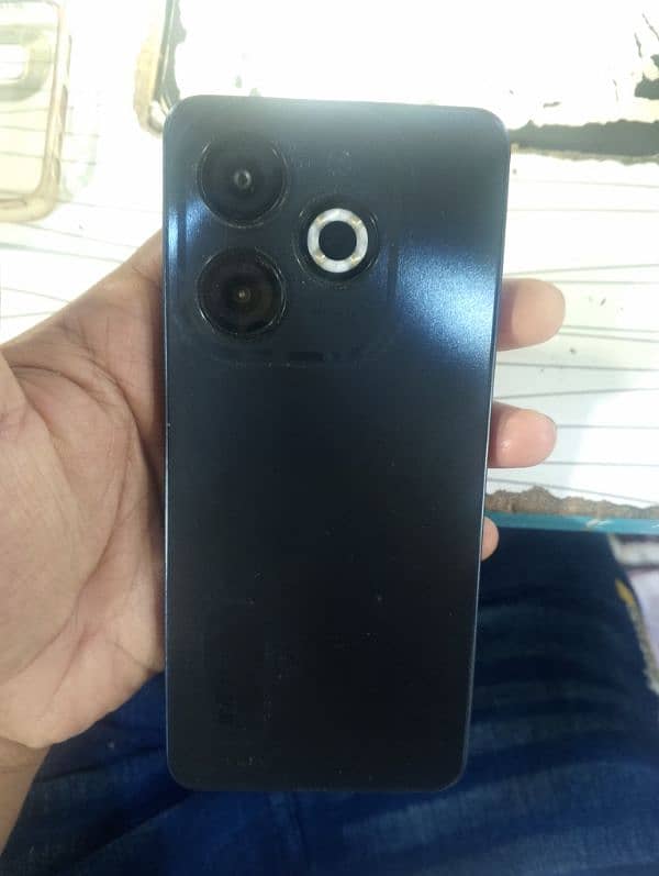 infinix smart 8 (4&64) 4