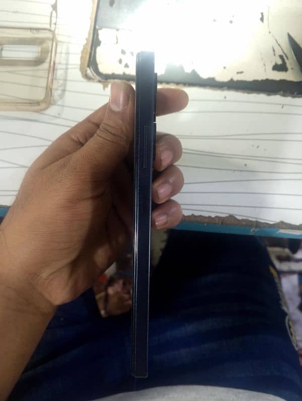 infinix smart 8 (4&64) 5